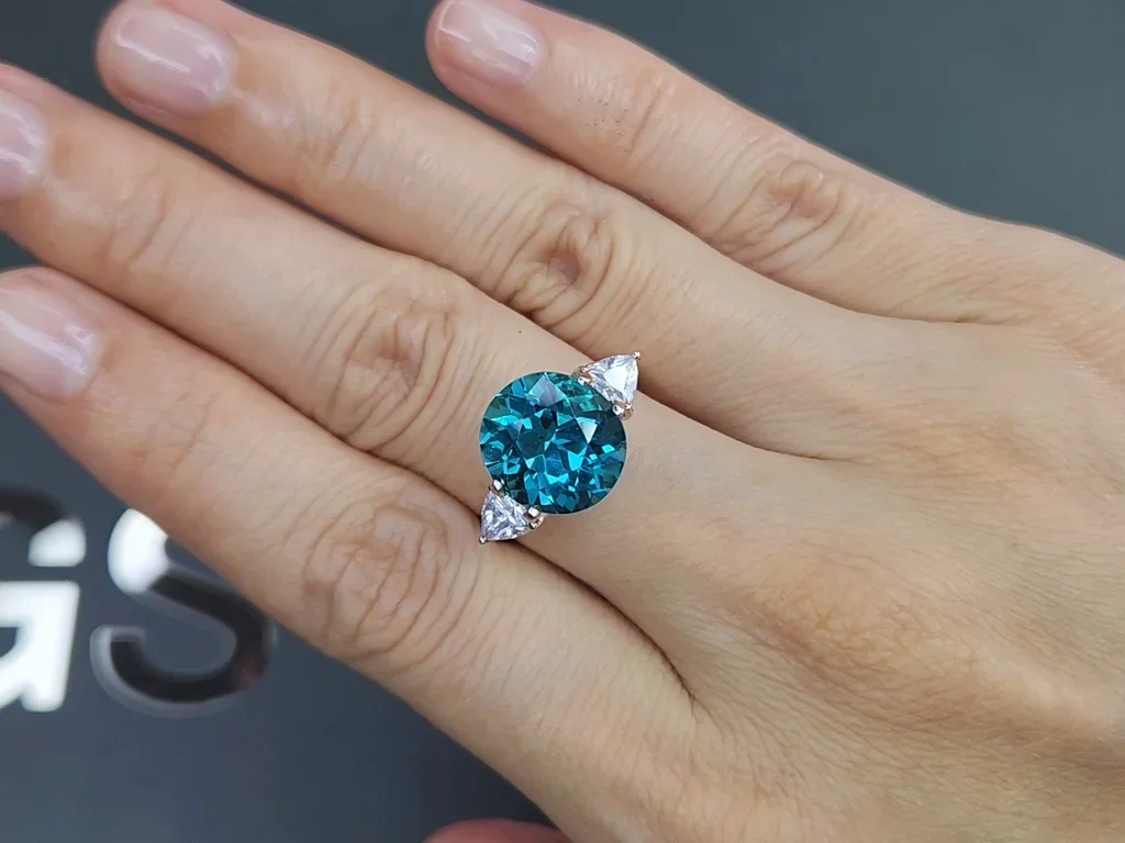 Blue apatite in oval cut 6.42 carats, Brazil Image №5