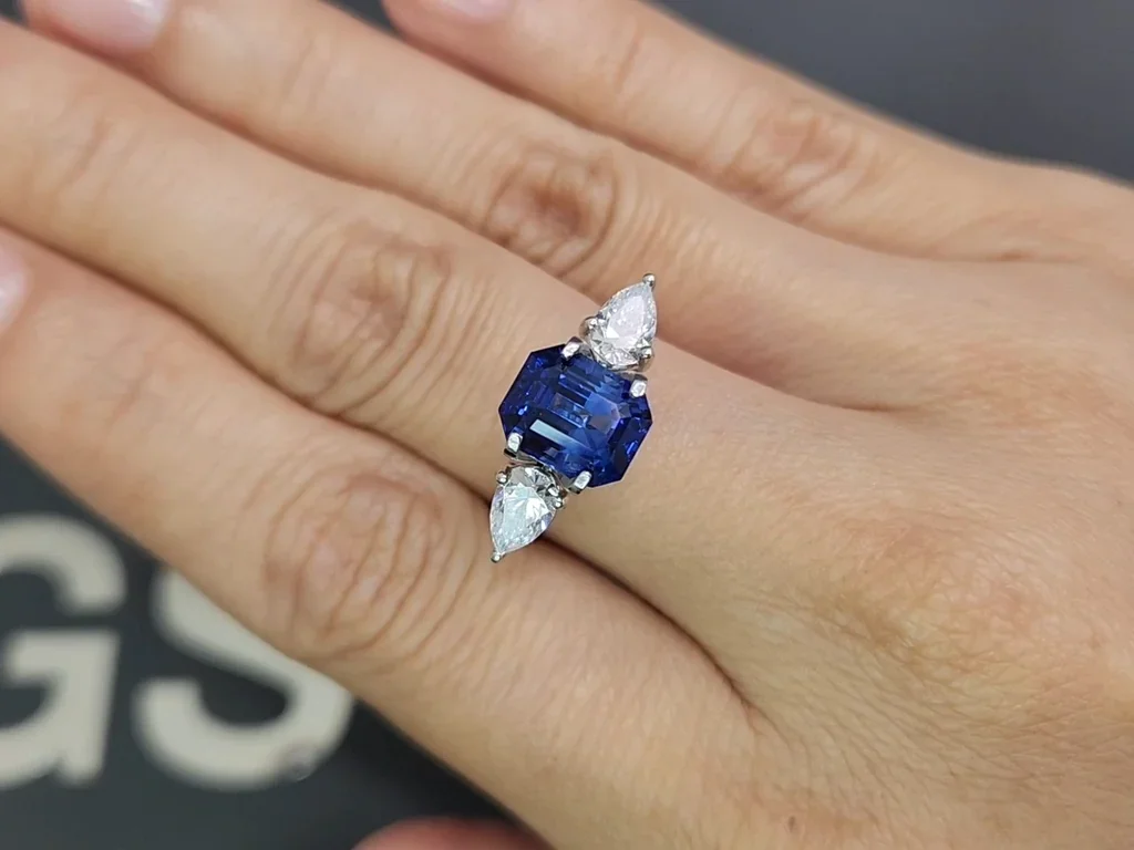 Intense Blue sapphire in octagon cut 3.56 carats, Sri Lanka Image №5