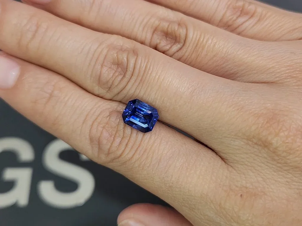 Intense Blue sapphire in octagon cut 3.56 carats, Sri Lanka Image №2