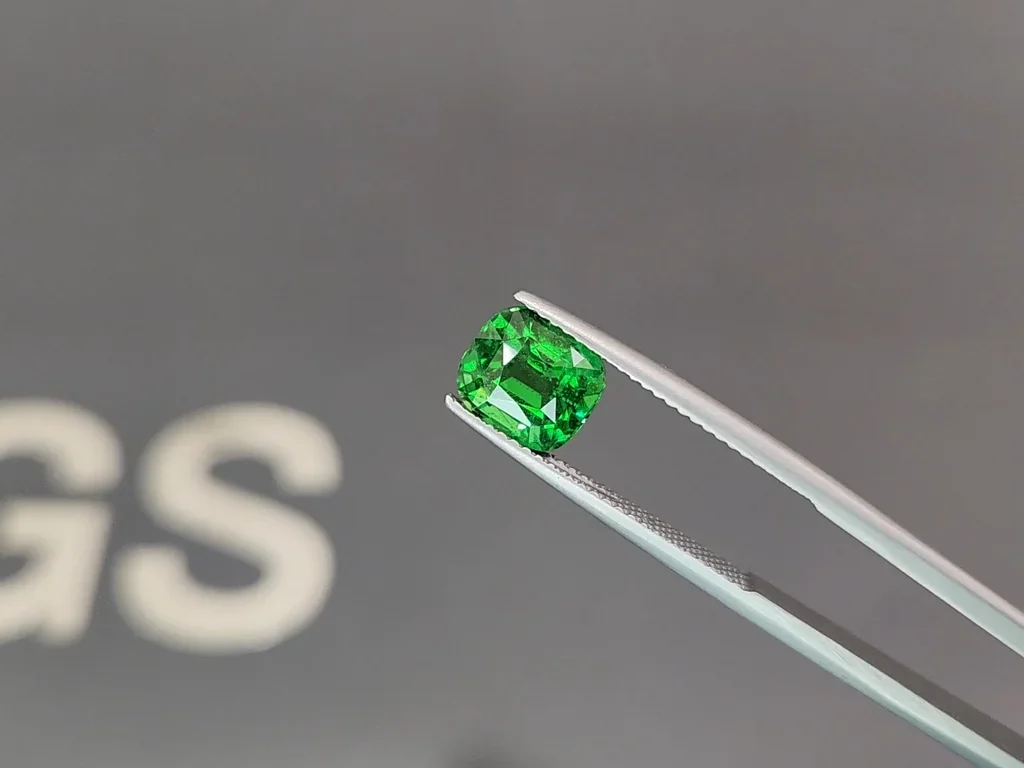 Tsavorite cushion cut  3.03 carats, Tanzania Image №3