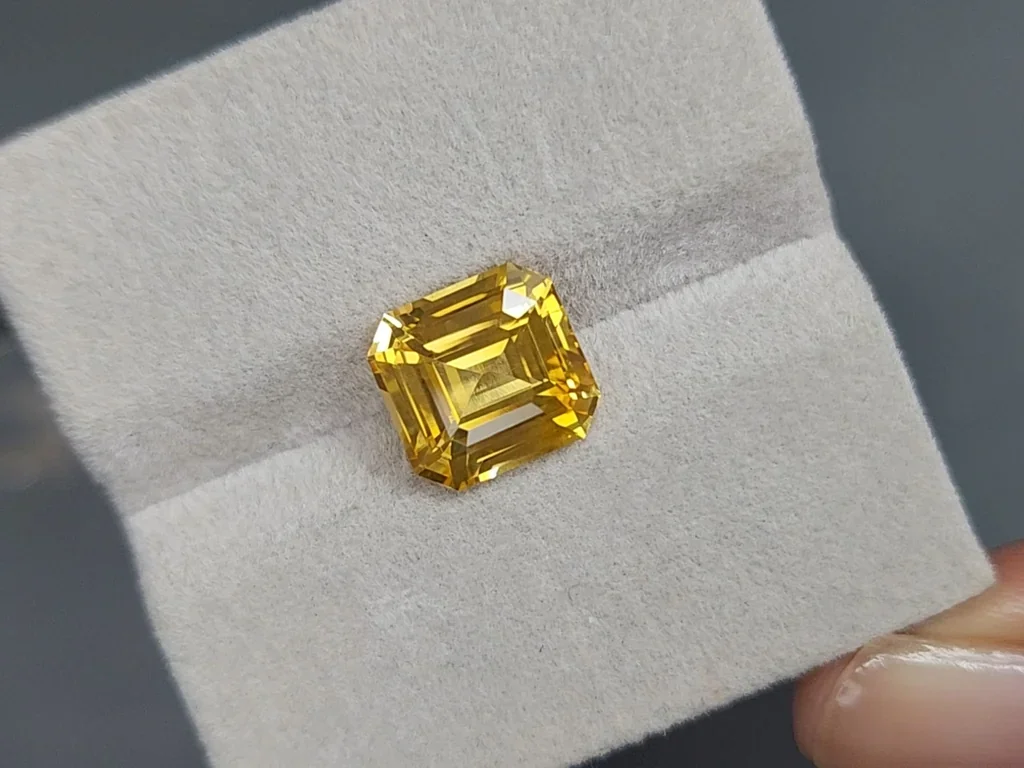 Unheated sapphire Vivid Yellow cushion cut 5.97 carats, Sri Lanka Image №4