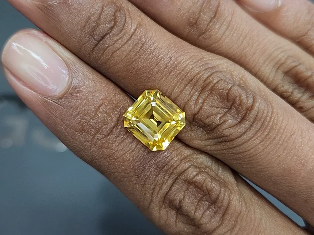 Unheated sapphire Vivid Yellow cushion cut 5.97 carats, Sri Lanka Image №2