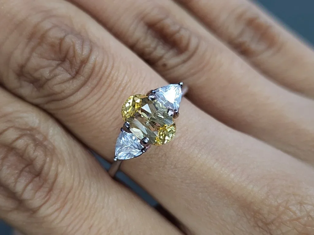 Sapphire Pastel Yellow oval cut 1.80 carats, Sri Lanka Image №5