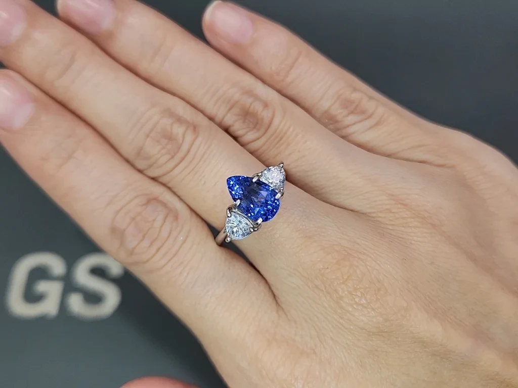 Sapphire Cornflower Blue pear cut 3.01 carats, Sri Lanka Image №5