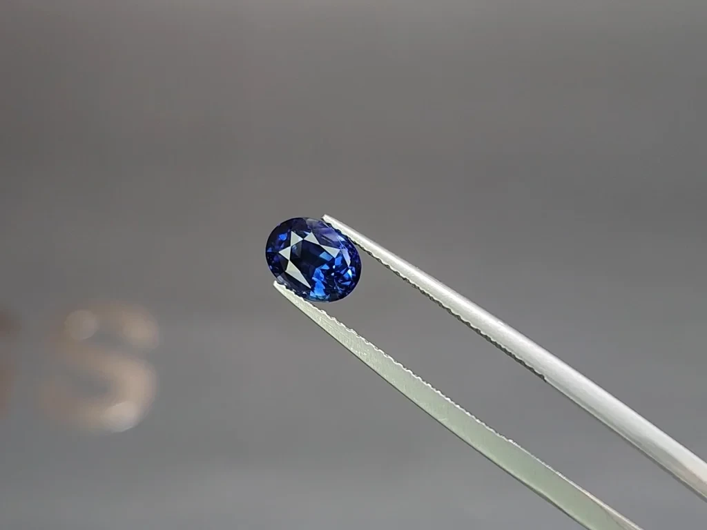 Unheated blue sapphire oval cut 1.61 carats, Sri Lanka Image №3