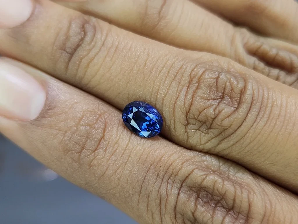 Unheated blue sapphire oval cut 1.61 carats, Sri Lanka Image №2
