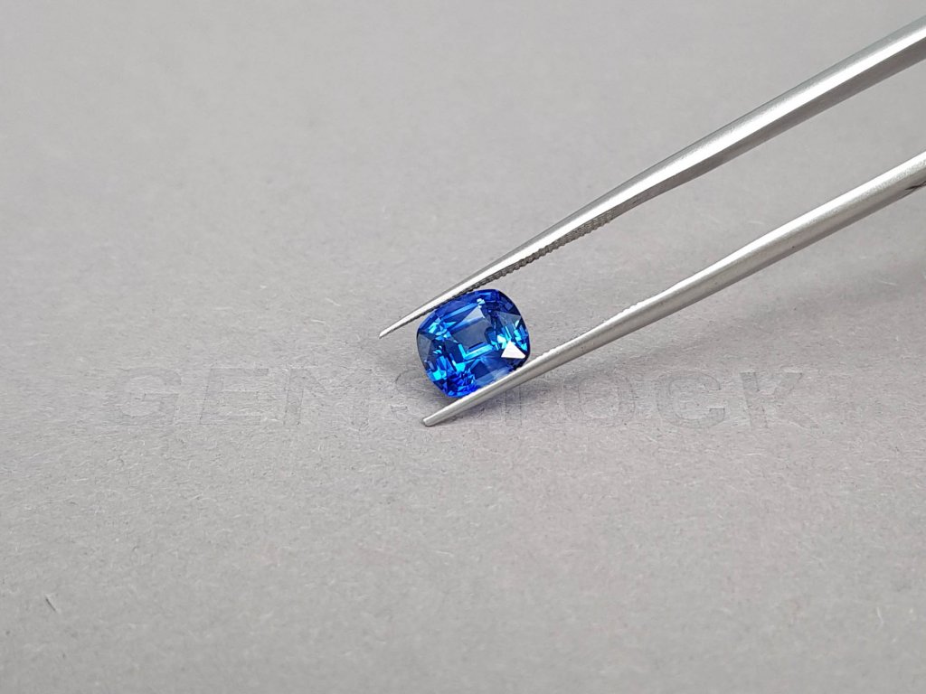 Cornflower blue sapphire in cushion cut 2.07 ct, Sri Lanka Image №4