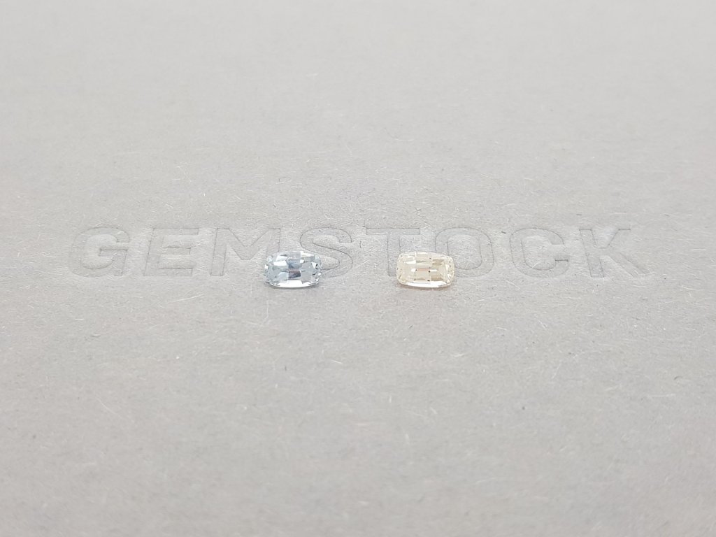 Contrasting pair of unheated cushion-cut sapphires 0.67 carats Image №2