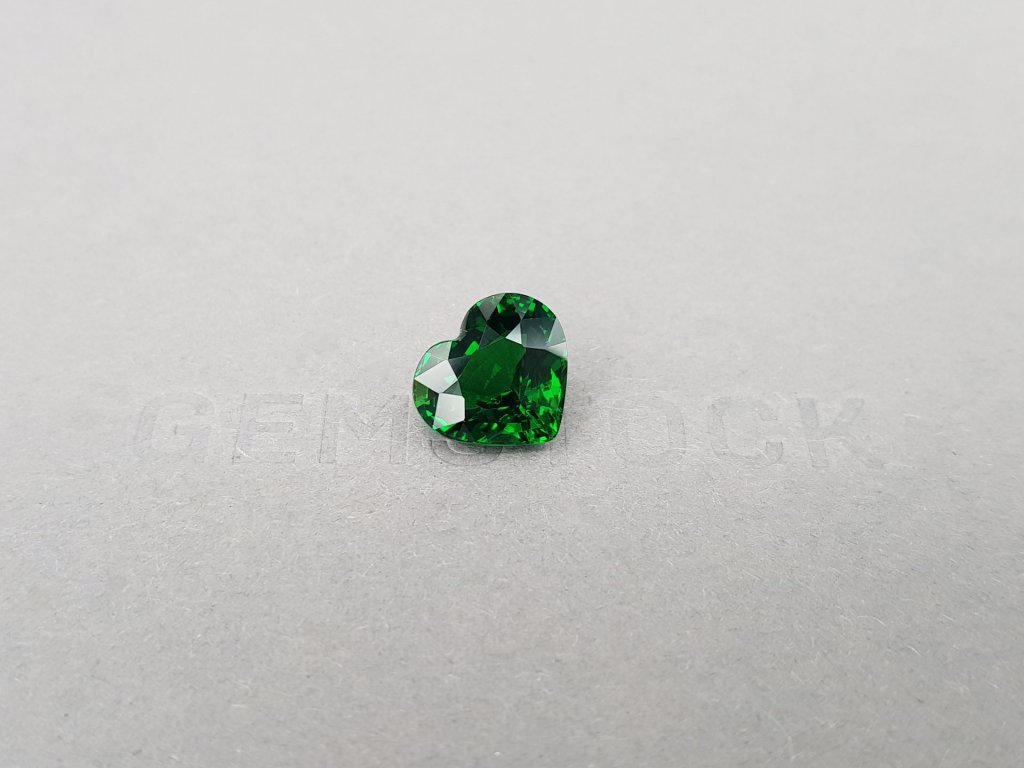 Heart shape tsavorite garnet 5.07 carats, Africa Image №1