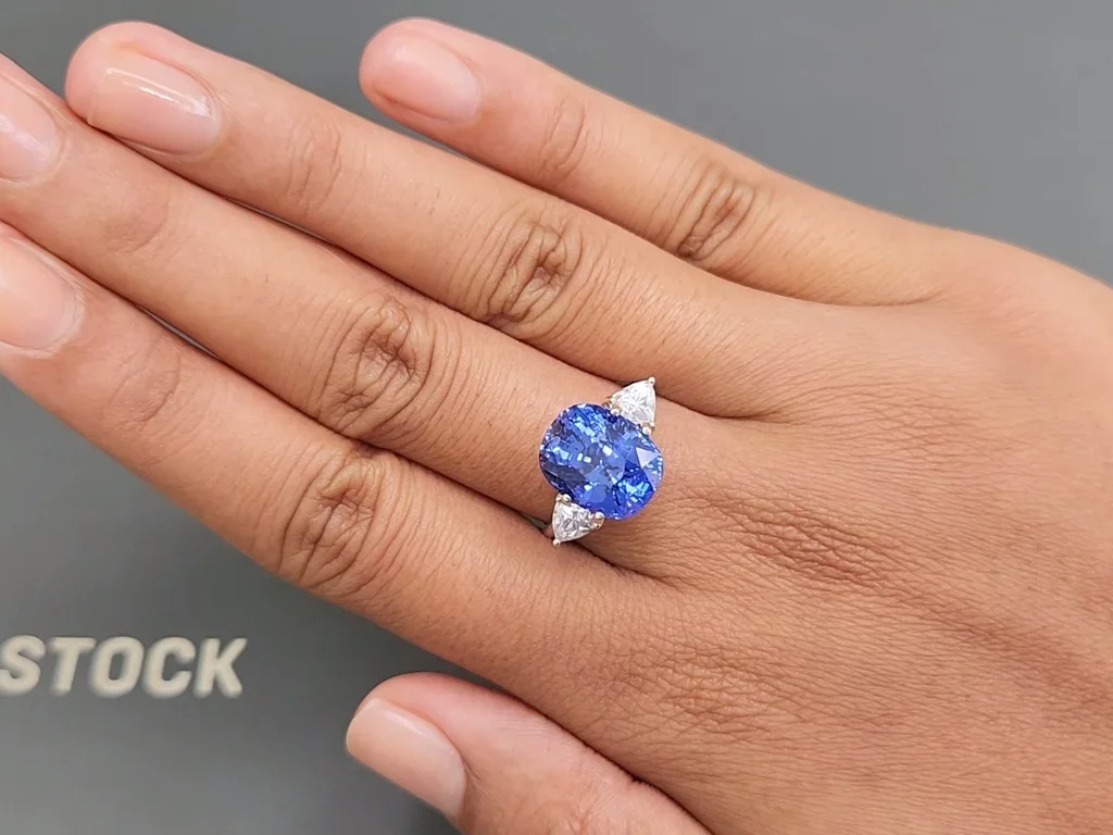 Untreated cushion cut cornflower blue sapphire 8.52 carats, Sri Lanka Image №5