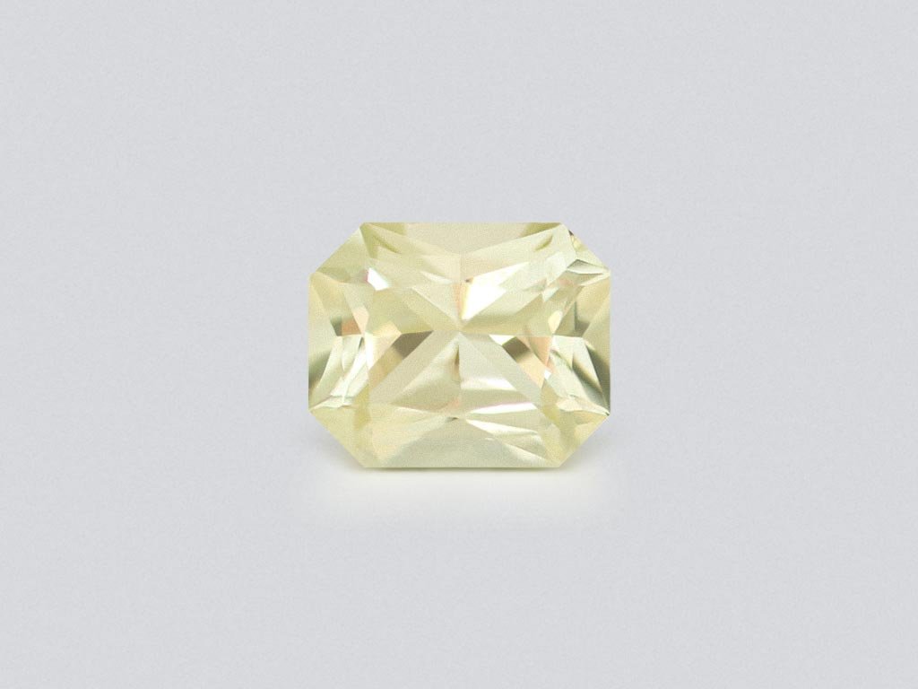 Pastel yellow sapphire in radiant cut 0.86 carats, Madagascar Image №1