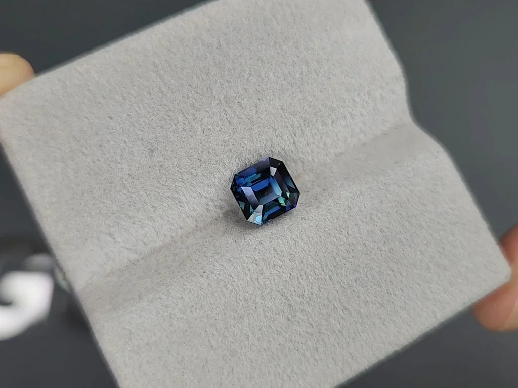 Teal sapphire in octagon cut 1.70 carats, Madagascar  Image №4