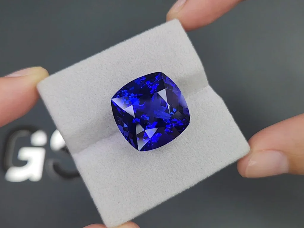 Royal Blue color tanzanite in cushion cut 26.92 carats, Tanzania Image №4