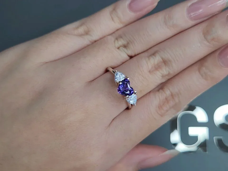 Violet sapphire with rutile silk effect in heart shape 1.33 carats, Sri Lanka Image №5