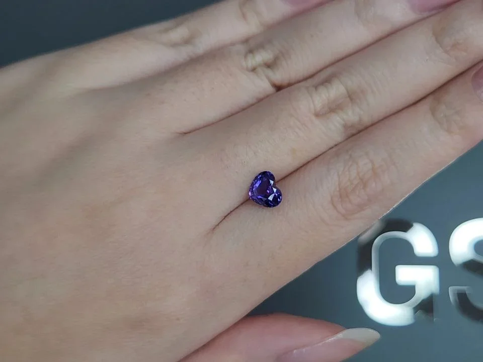 Violet sapphire with rutile silk effect in heart shape 1.33 carats, Sri Lanka Image №2
