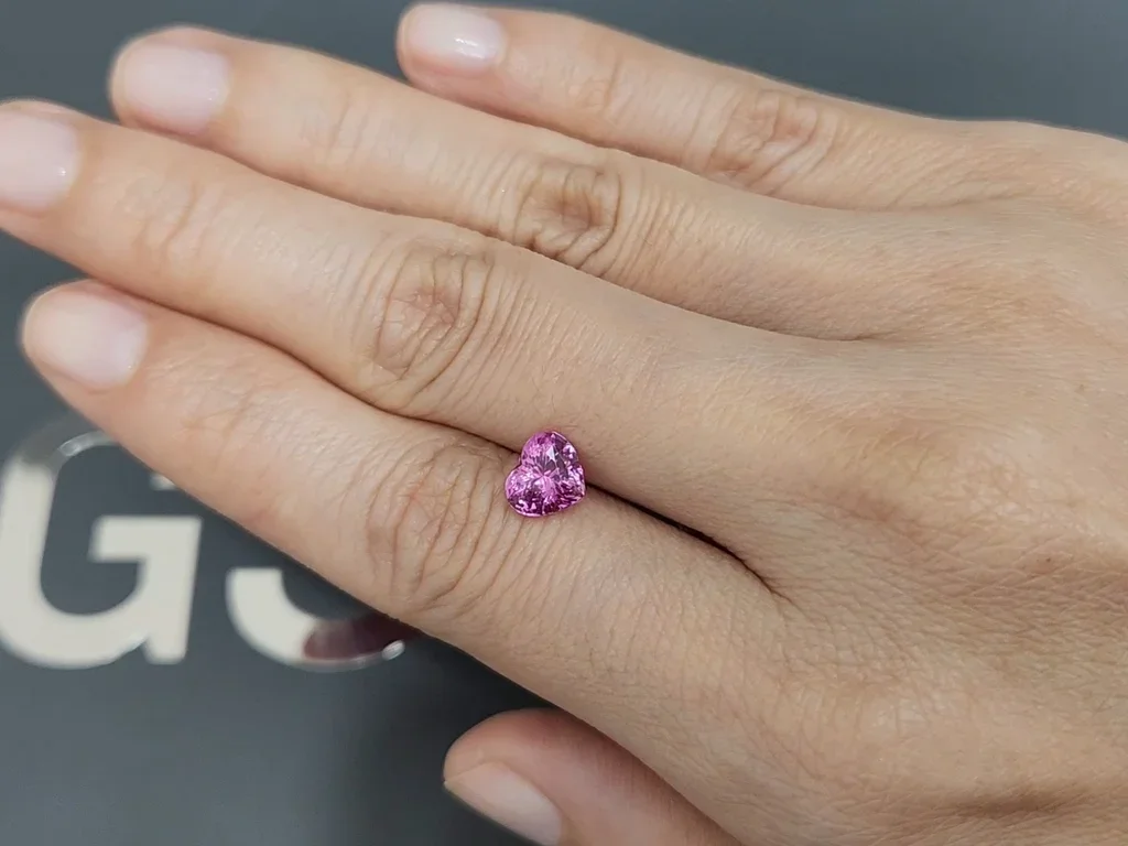 Unheated pink sapphire in heart shape 1.65 carats, Sri Lanka  Image №2