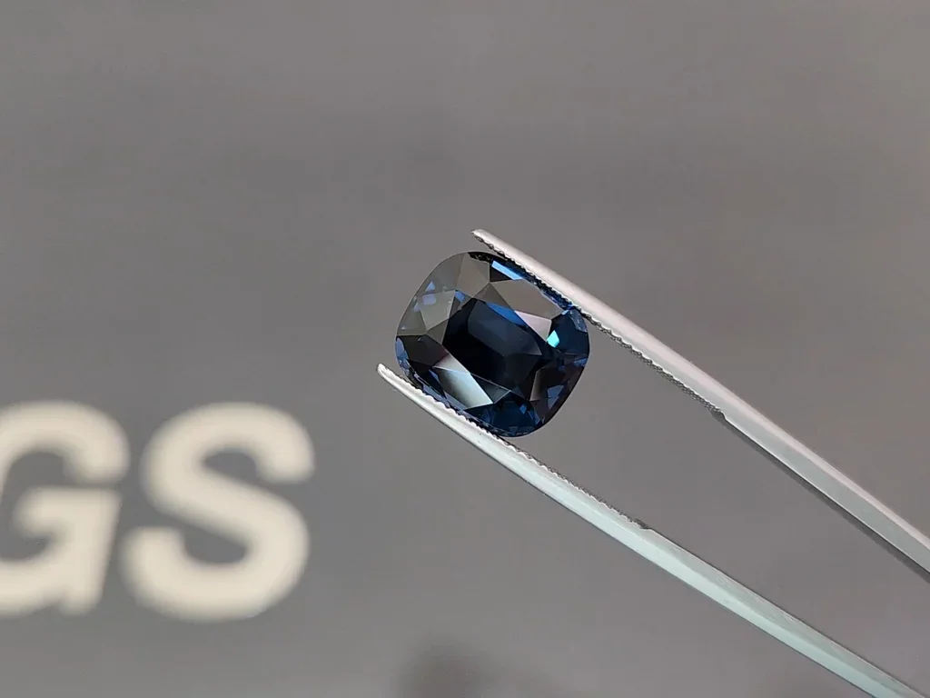 Blue spinel cushion cut 9.10 carats, Tanzania Image №3