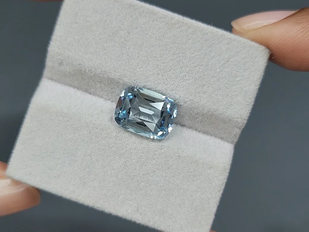 Aquamarine cushion cut 4.34 carats, Madagascar  Image №4