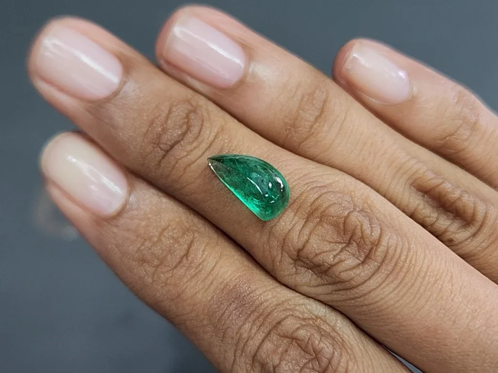 Emerald fancy cut cabochon 2.62 carats, Russia Image №2