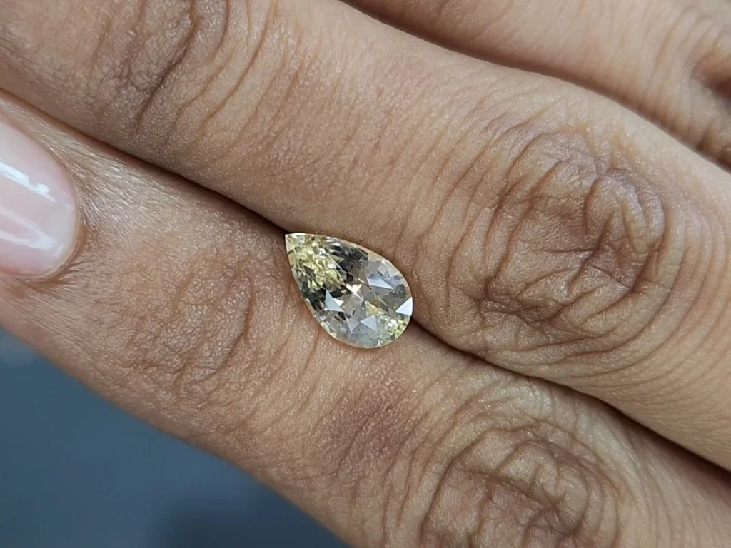 Unheated yellow sapphire pear cut 2.01 carats, Sri Lanka Image №4