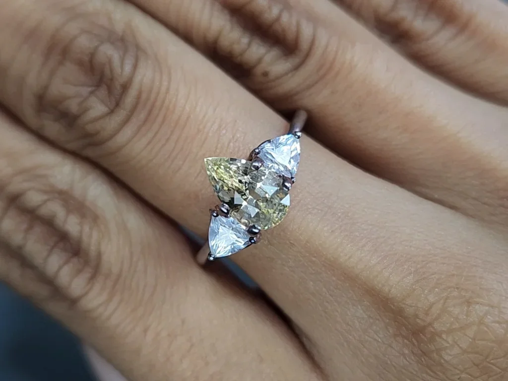 Unheated yellow sapphire pear cut 2.01 carats, Sri Lanka Image №5