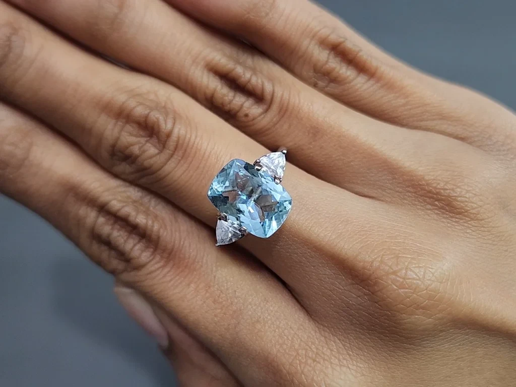 Aquamarine cushion cut 3.94 carats, Madagascar  Image №5