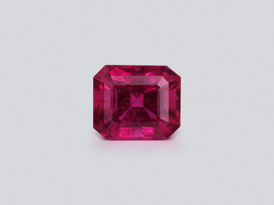 Vivid pink tourmaline in octagon cut 11.05 carats, Nigeria photo