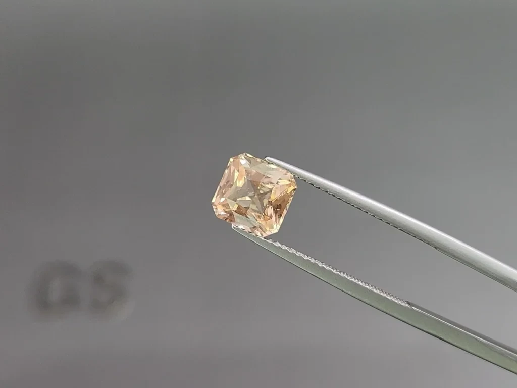 Peach sapphire radiant cut  2.51 carats, Madagascar Image №3