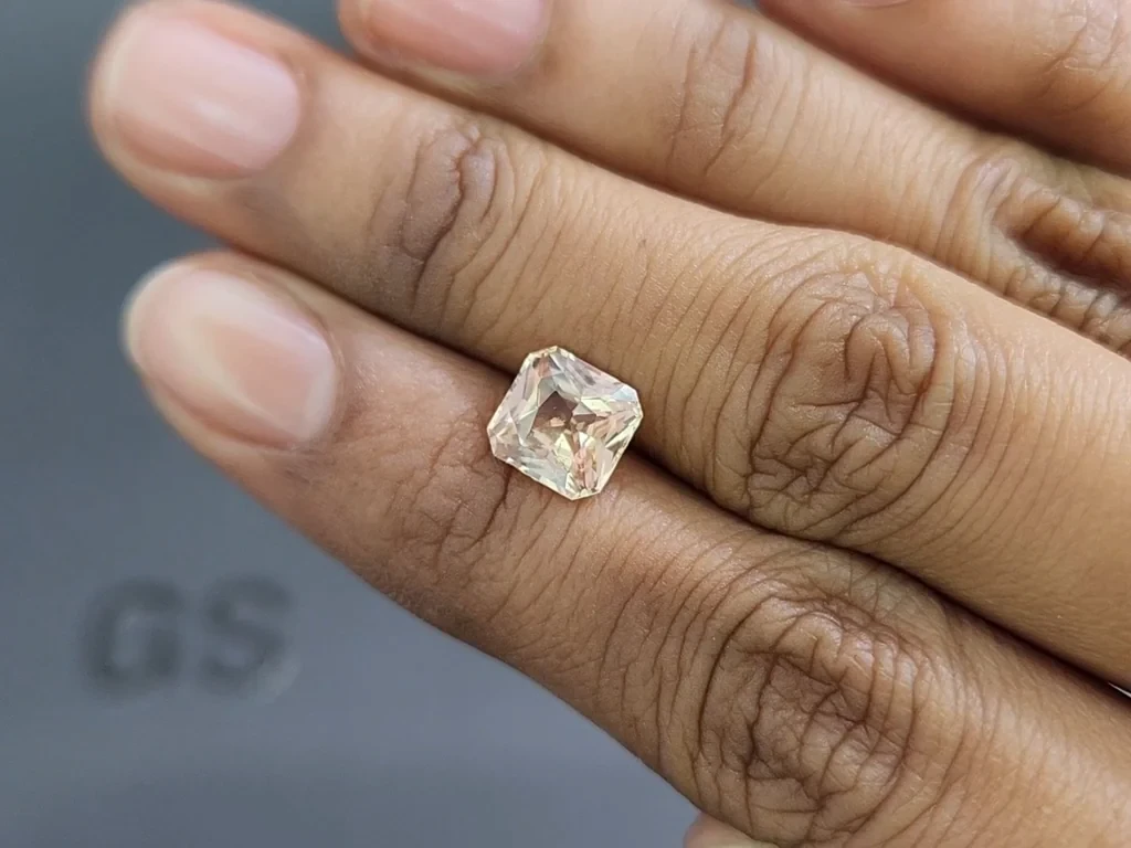 Peach sapphire radiant cut  2.51 carats, Madagascar Image №2