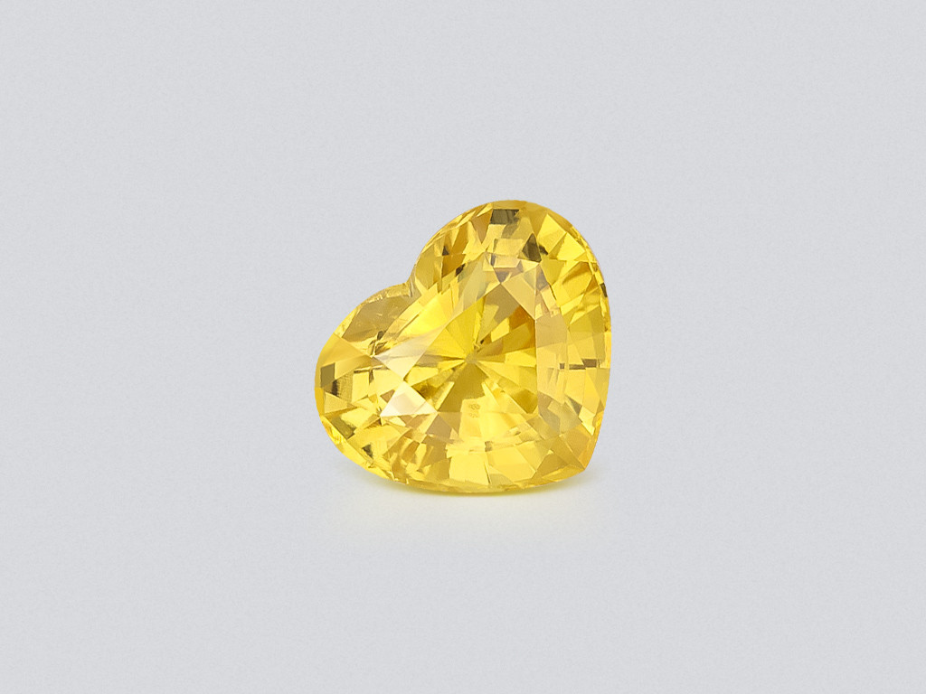 Sapphire Vivid Yellow heart shape 2.56 carats, Sri Lanka Image №1