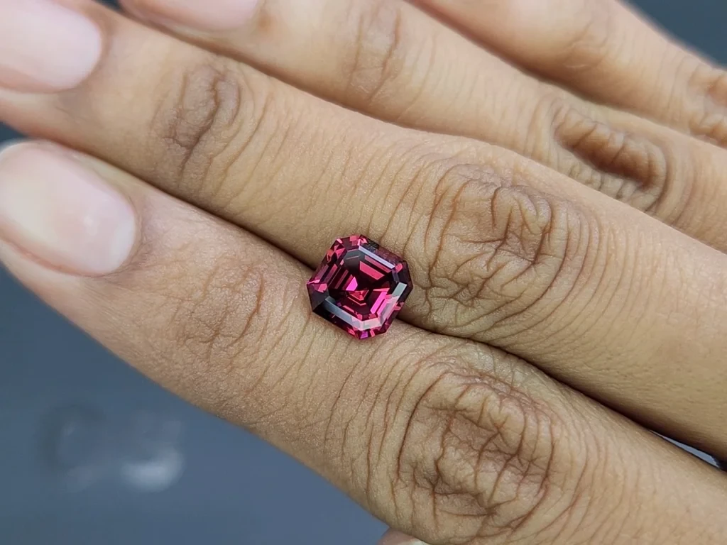 Rhodolite garnet  radiant edging 2.97 carats, Madagascar Image №2