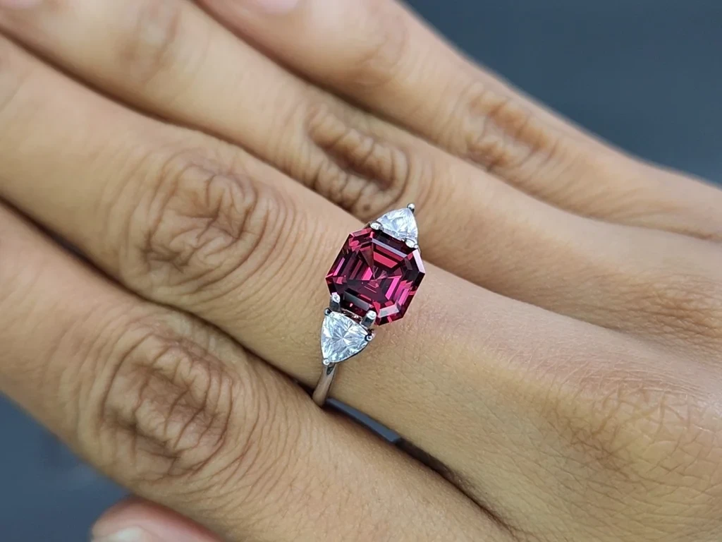 Rhodolite garnet  radiant edging 2.97 carats, Madagascar Image №5