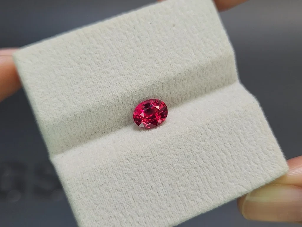Unheated ruby Intense Red oval cut 1.19 carats, Mozambique Image №4