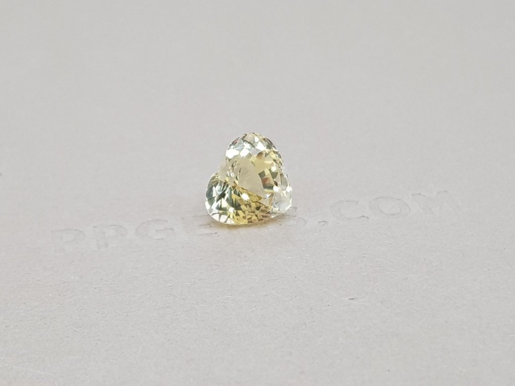 Unheated heart cut yellow sapphire 4.13 ct, Sri Lanka Image №2