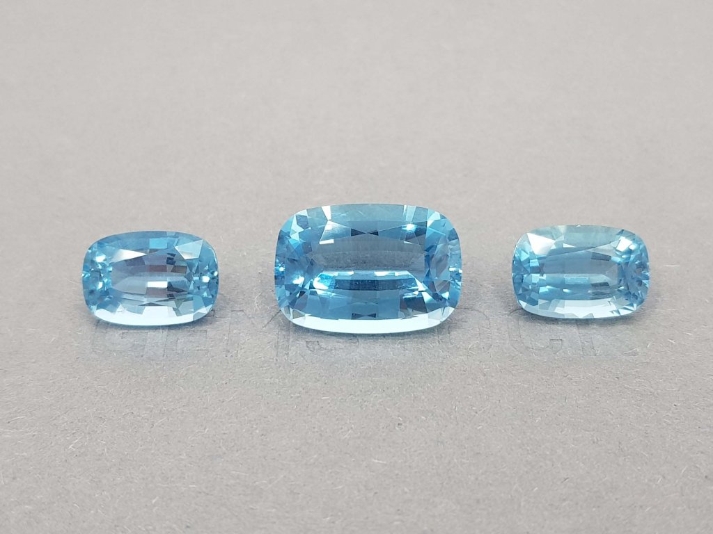 Cushion cut aquamarine set 22.13 ct Image №1