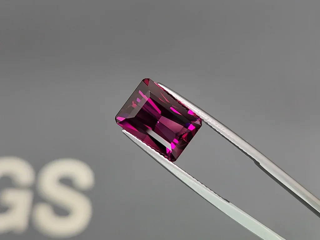 Octagon cut purple Umbalite garnet 5.48 carat, Tanzania Image №3