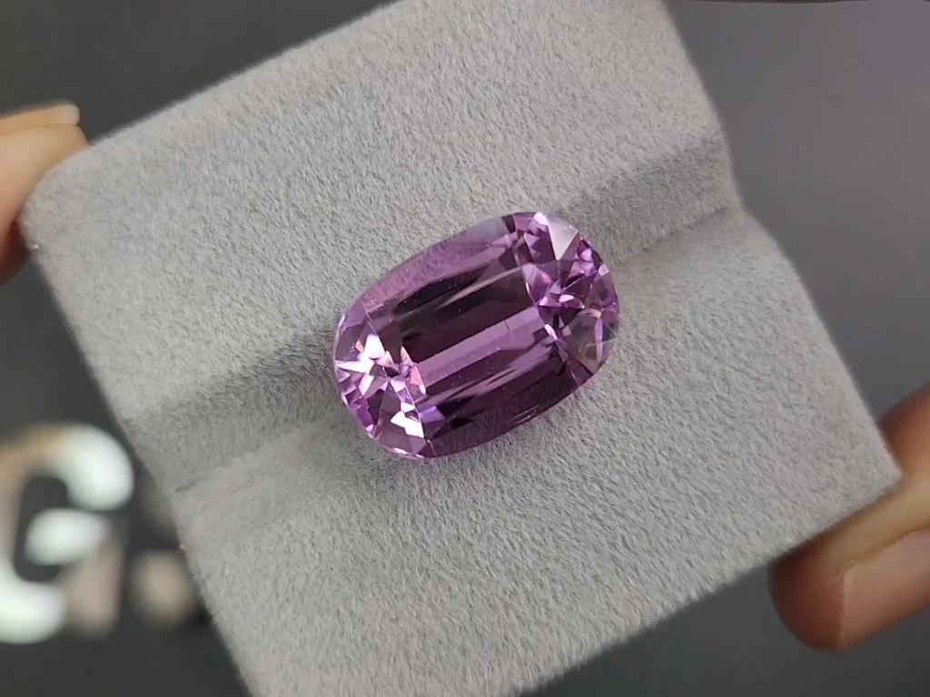 Oval cut kunzite 15.56 carats, Afghanistan Image №4