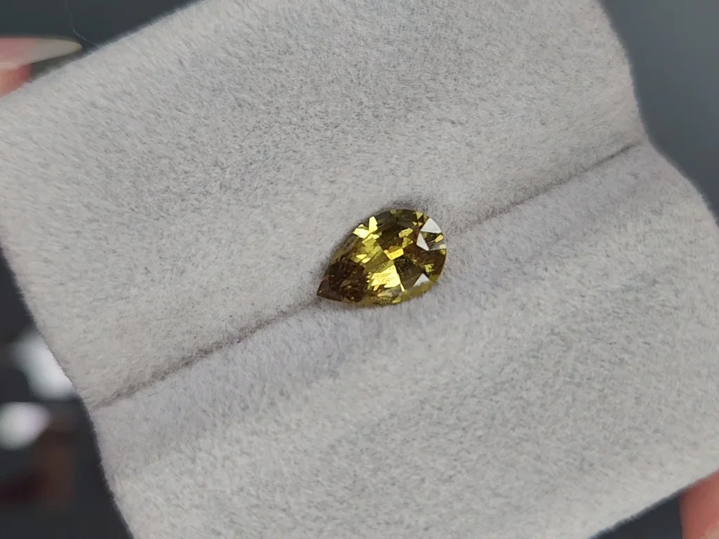 Unheated yellow sapphire pear cut  1.23 carats, Madagascar Image №4