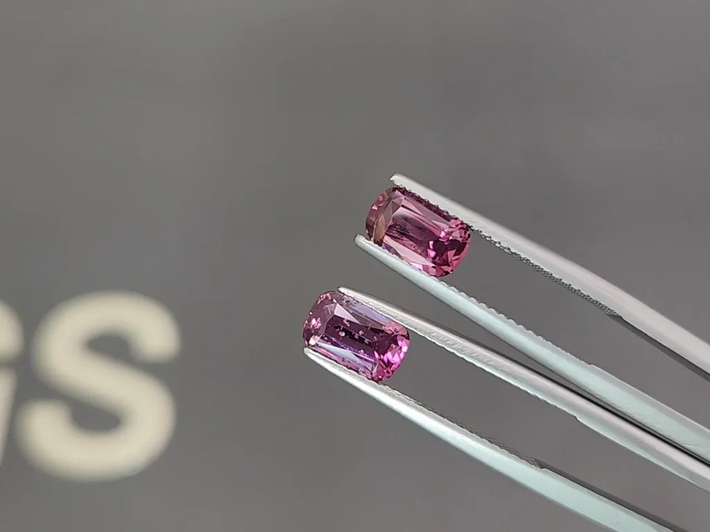 Pair of rhodolite garnets cushion cut 3.49 carats, Tanzania Image №3