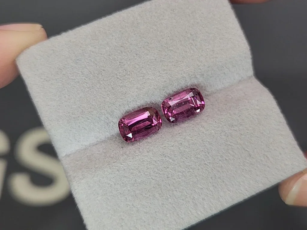 Pair of rhodolite garnets cushion cut 3.49 carats, Tanzania Image №4