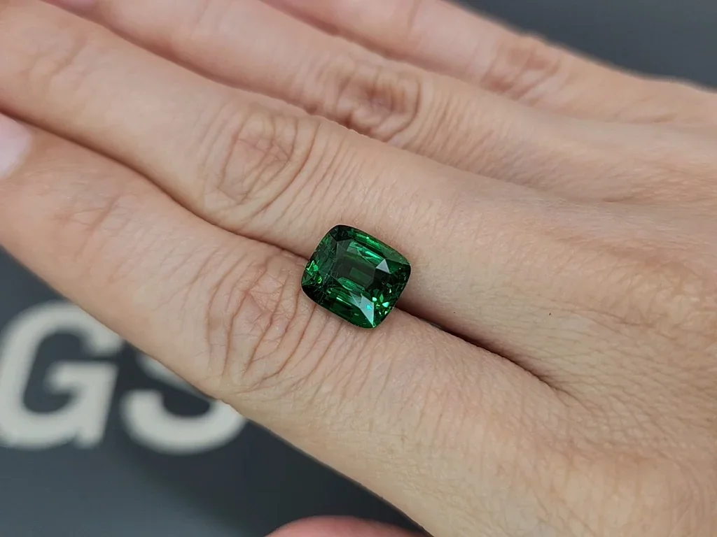 Tsavorite Vivid Green  cushion cut 5.03 carats, Tanzania  Image №2