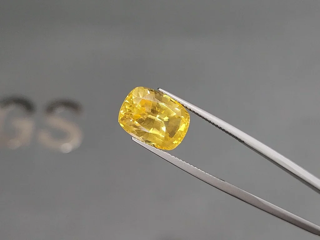 Unheated sapphire Vivid Yellow cushion cut 9.28 carats, Sri Lanka Image №3