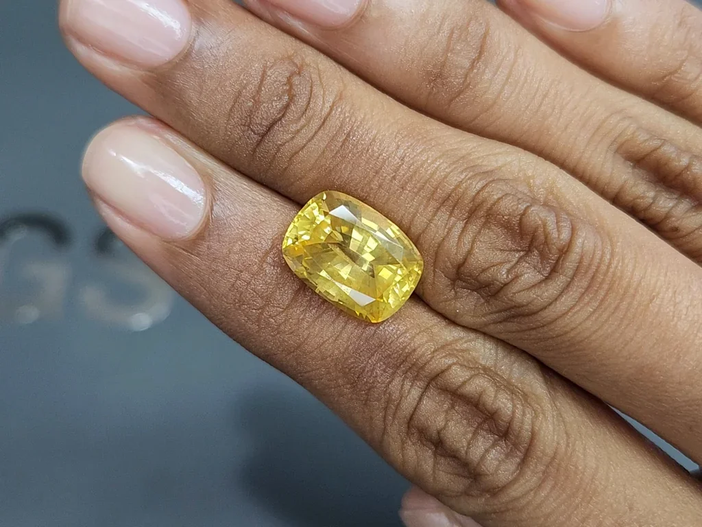 Unheated sapphire Vivid Yellow cushion cut 9.28 carats, Sri Lanka Image №2