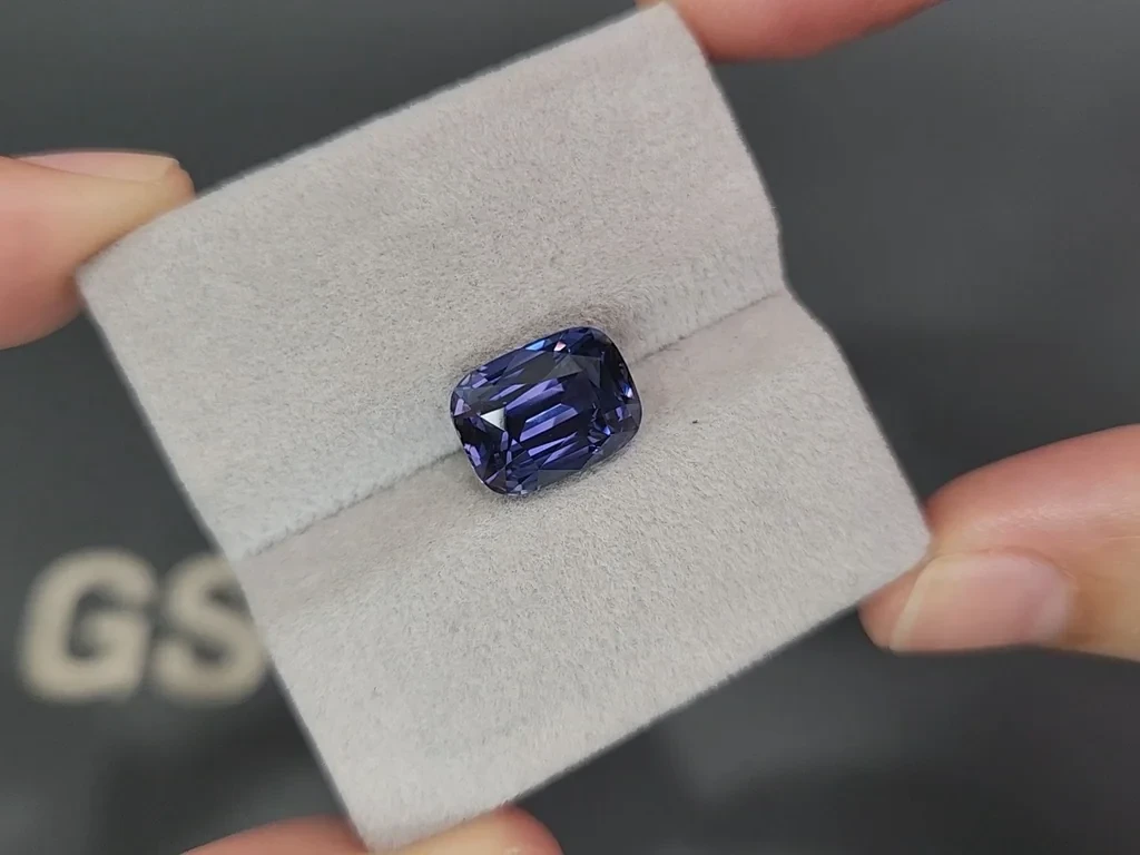 Unheated Teal sapphire cushion cut 7.05 carats, Madagascar Image №4