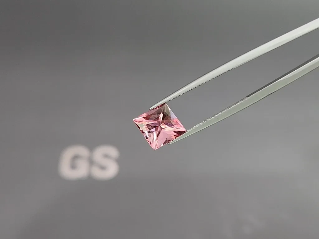 Pink tourmaline princess cut 3.06 carats, Africa Image №3