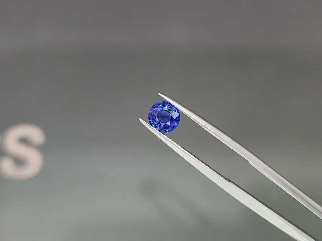Sapphire Royal Blue round cut 1.10 carats, Sri Lanka  Image №3