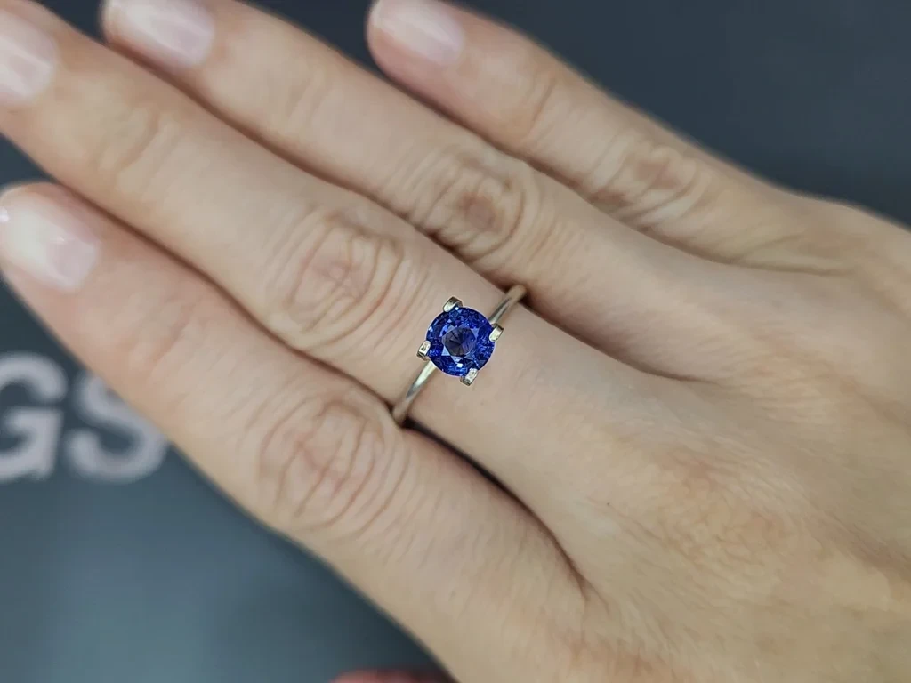 Sapphire Royal Blue round cut 1.10 carats, Sri Lanka  Image №5