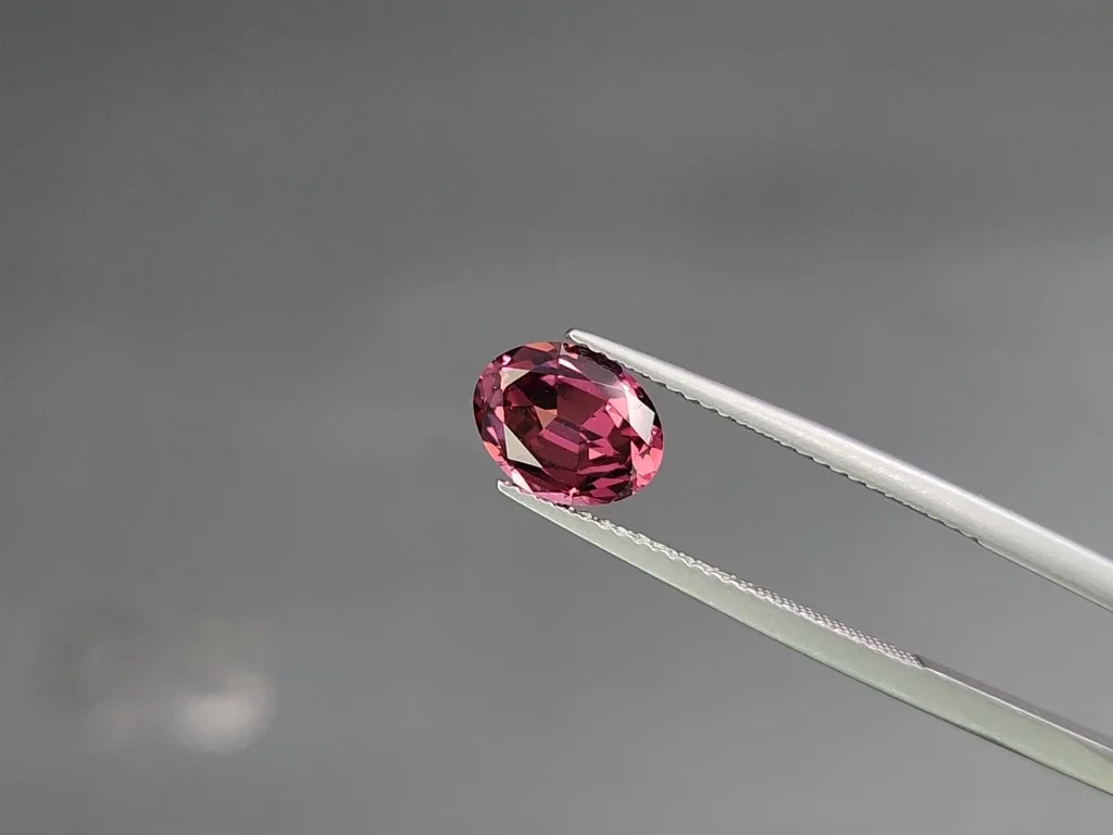 Rhodolite garnet oval cut 1.98 carats, Madagascar Image №3
