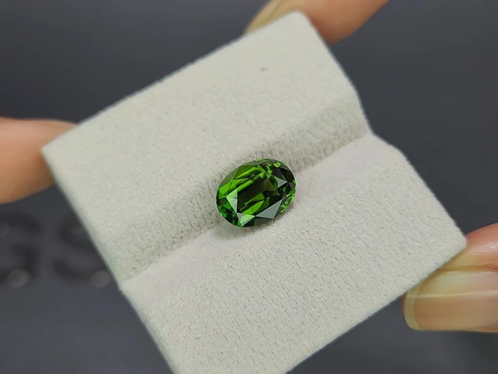 Chrome tourmaline oval cut 4.34 carats, Africa Image №4