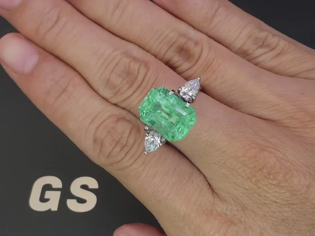 Tourmaline Paraíba Neon green octagon cut 7.58 carats, Mozambique Image №5